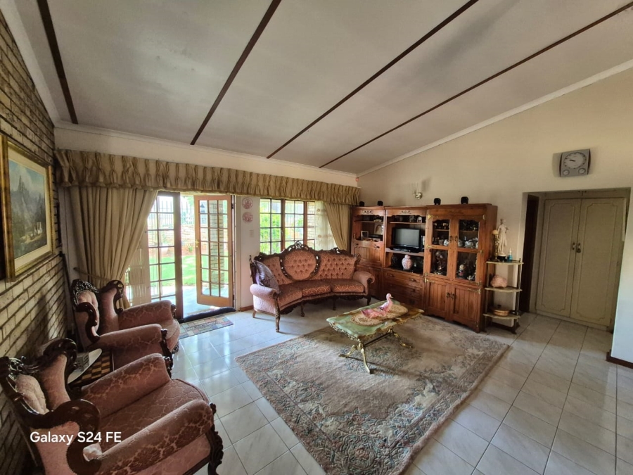 4 Bedroom Property for Sale in Safari Gardens North West